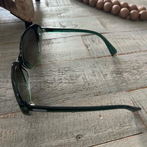 Coach sunglasses - Picture 3 of 4